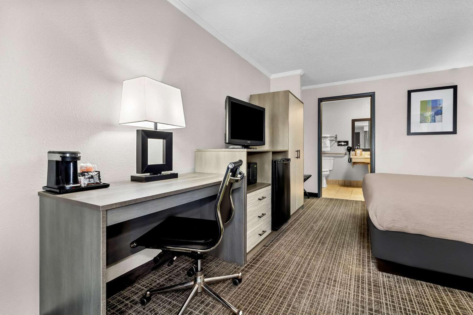 Quality Inn & Suites Florence Civic Center Dış mekan fotoğraf
