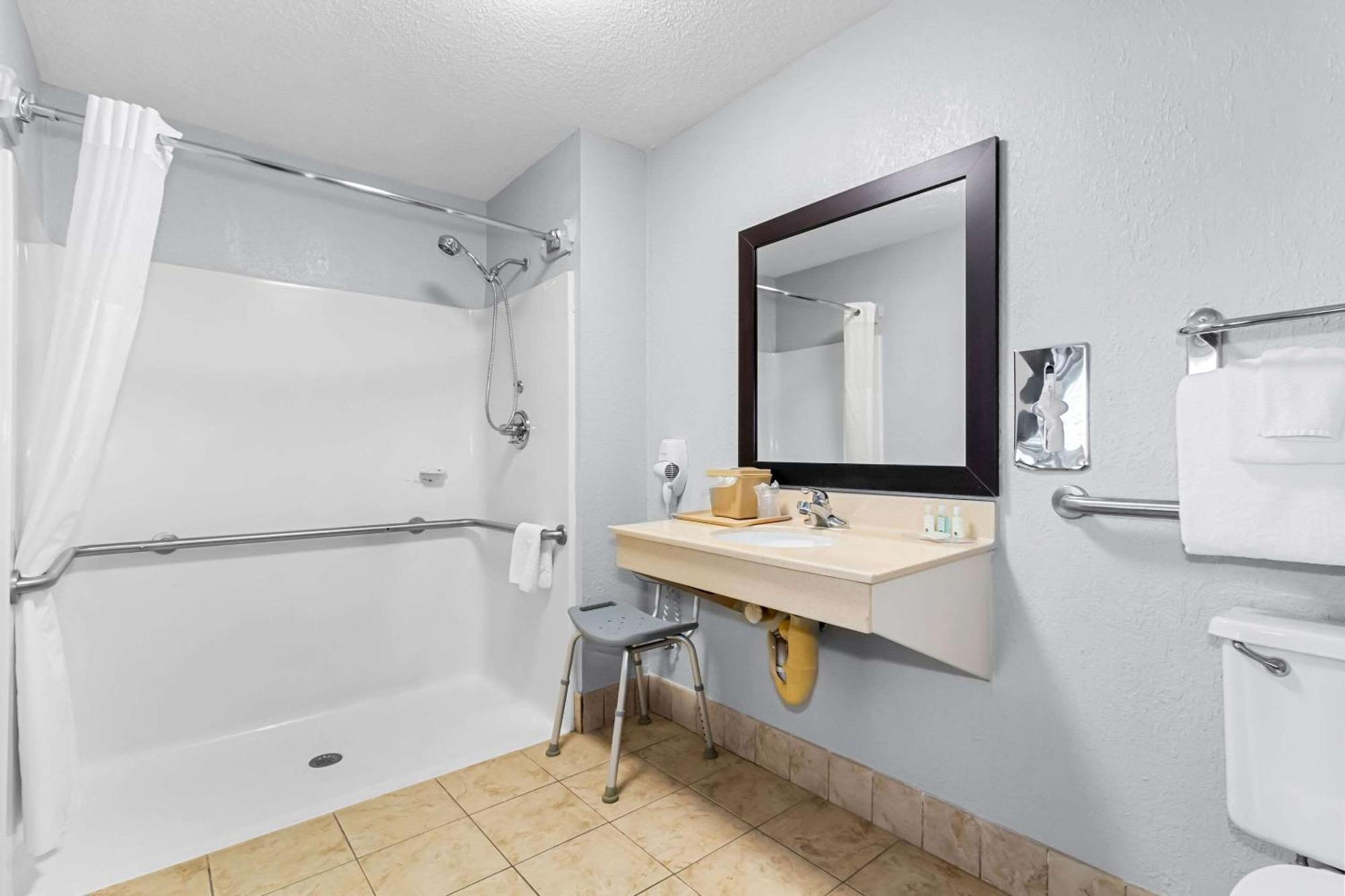 Quality Inn & Suites Florence Civic Center Dış mekan fotoğraf