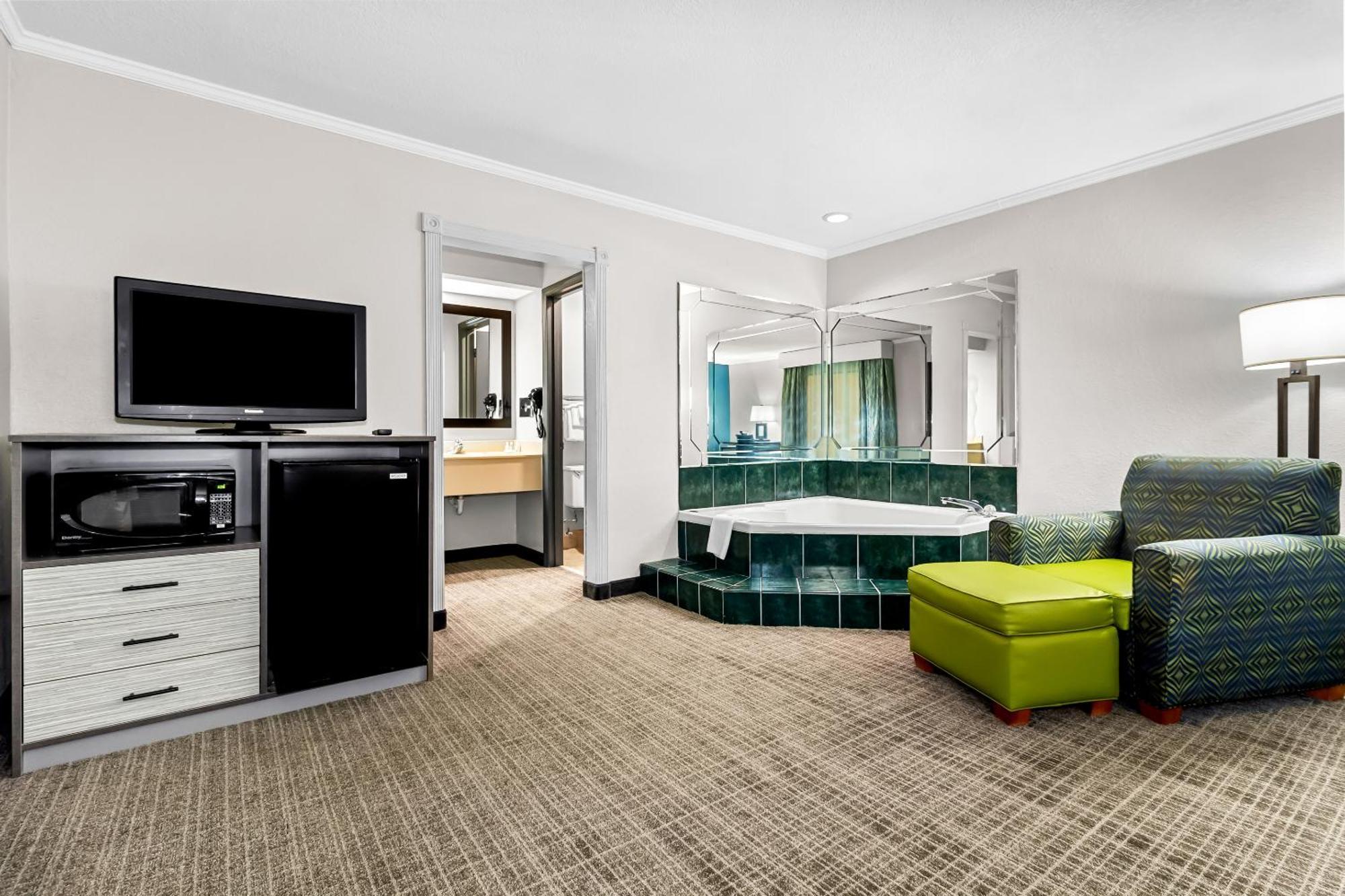 Quality Inn & Suites Florence Civic Center Dış mekan fotoğraf