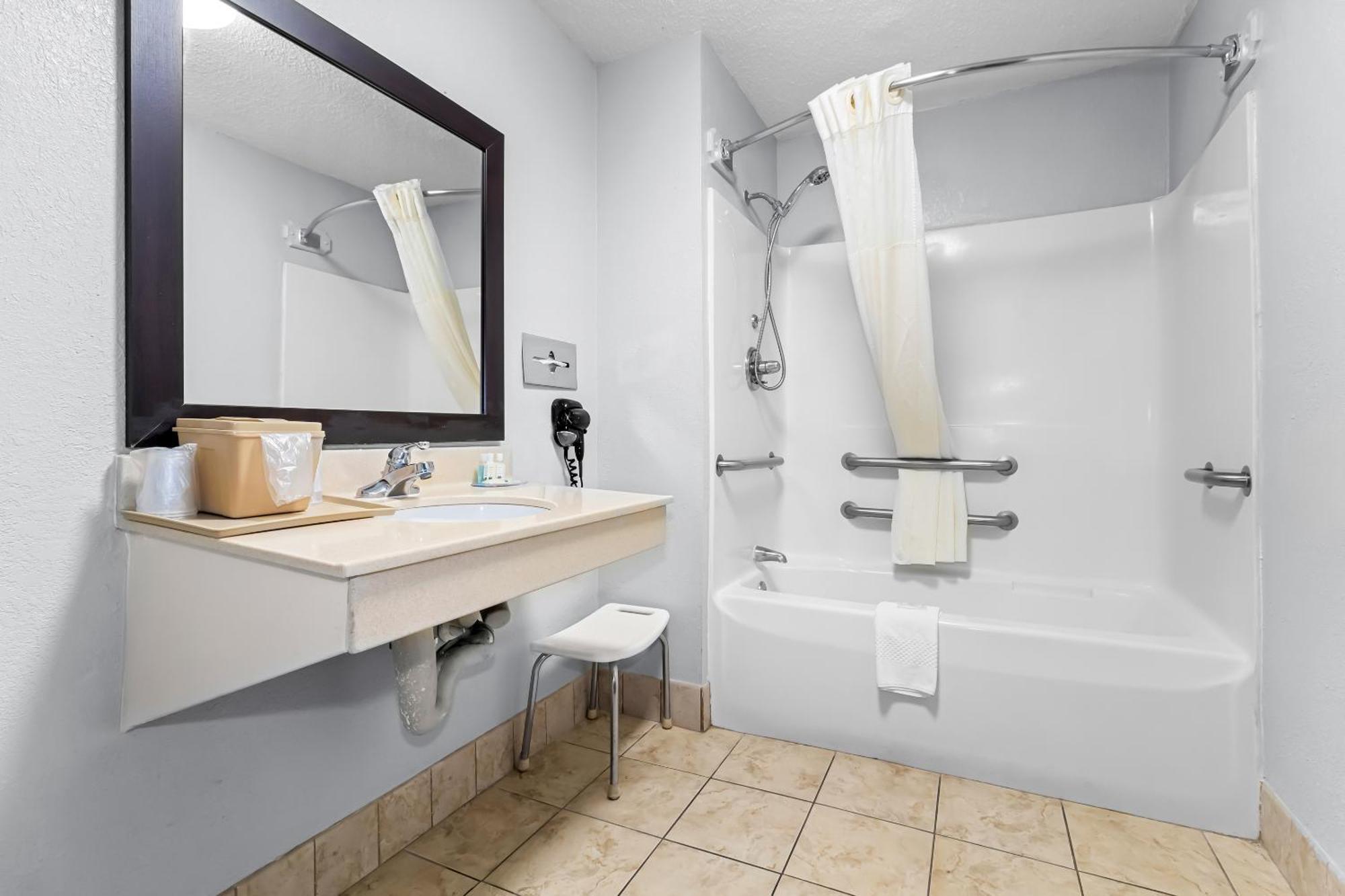 Quality Inn & Suites Florence Civic Center Dış mekan fotoğraf